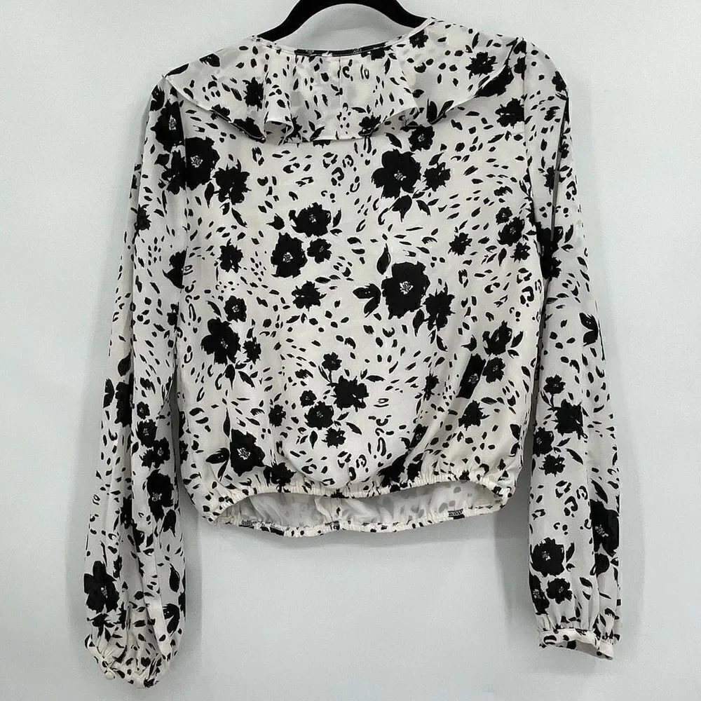 ASTR The Label Cream Black Floral Printed Long Sleeve Blouse Size Small